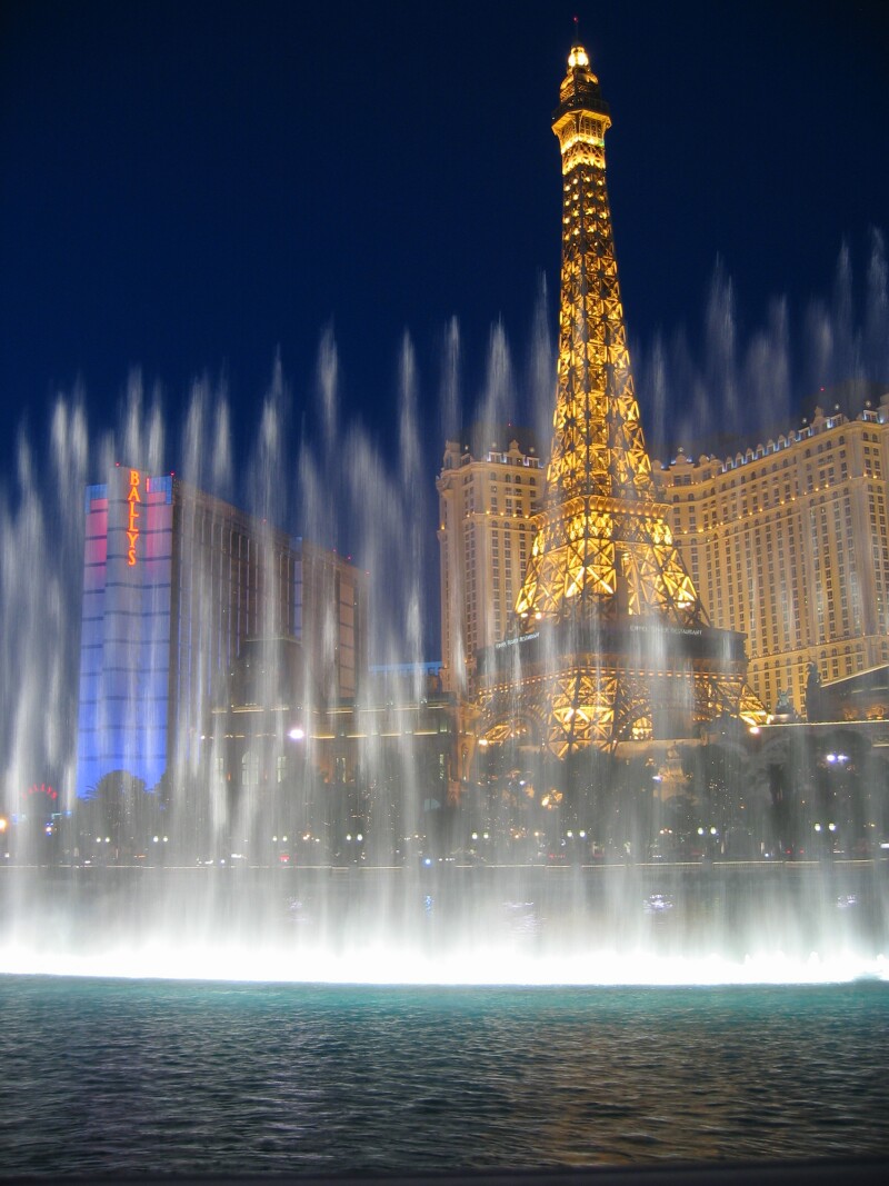 Bellagio Fountains with the Paris Hotel